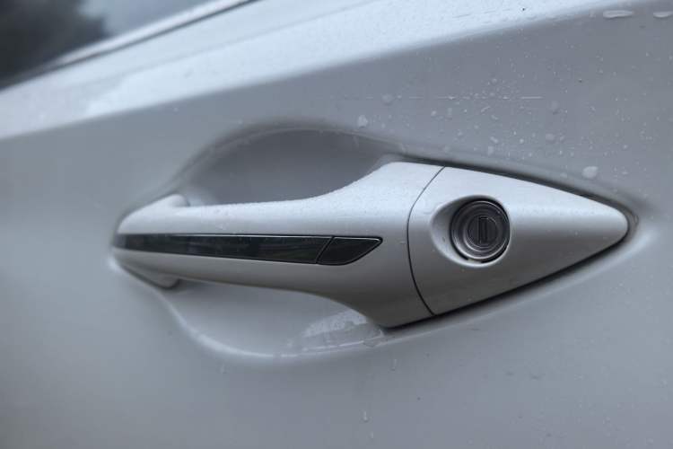 Used CHANGAN Raeton CC 2018 1.5T Automatic Haoya Model Guangmang Edition China V Standard
