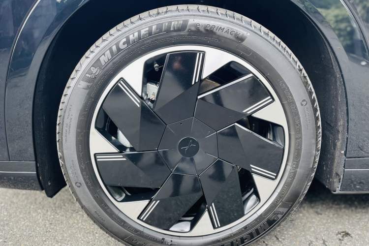 Used XPeng X9 2024 702 Ultra-Long Range Max Exterior 10