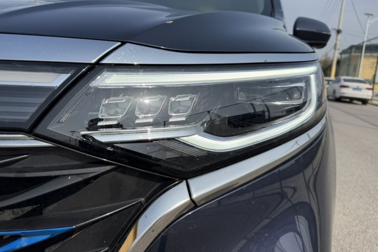 Used Roewe iMAX8 2021 400TGI Supreme Series Prestige Edition
