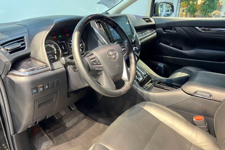Used Toyota Vellfire 2020 Dual-Engine 2.5L HV Luxury Edition Interior 5