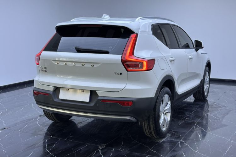 Used Volvo XC40 2022 T4 Four-Wheel Drive Smart & Stylish Edition
