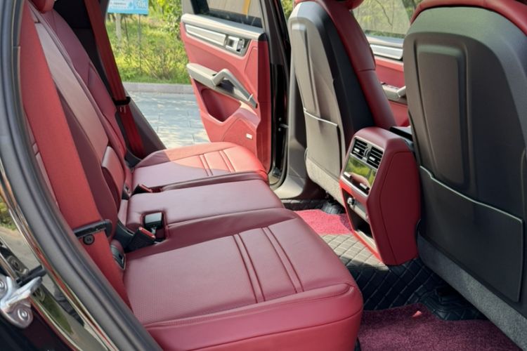 Used Porsche Cayenne 2023 Cayenne 3.0T Platinum Edition
