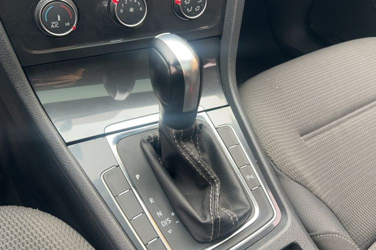 Used Volkswagen Golf 2017 1.6L Automatic Comfort Million-Vehicle Anniversary Edition
