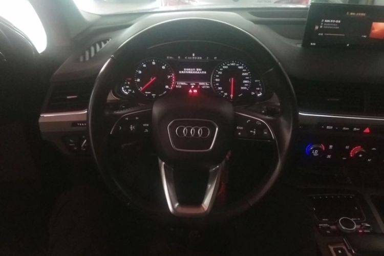 Used Audi Q7 2016 40 TFSI Comfort Model
