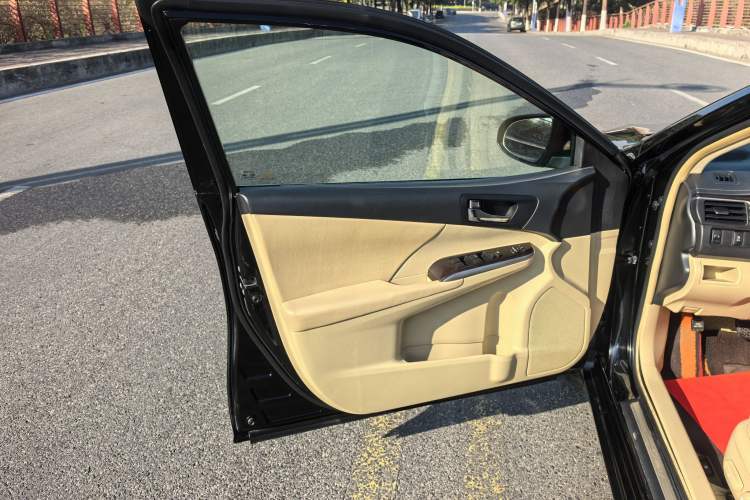 Used Toyota Camry 2015 2.0G Premier Edition