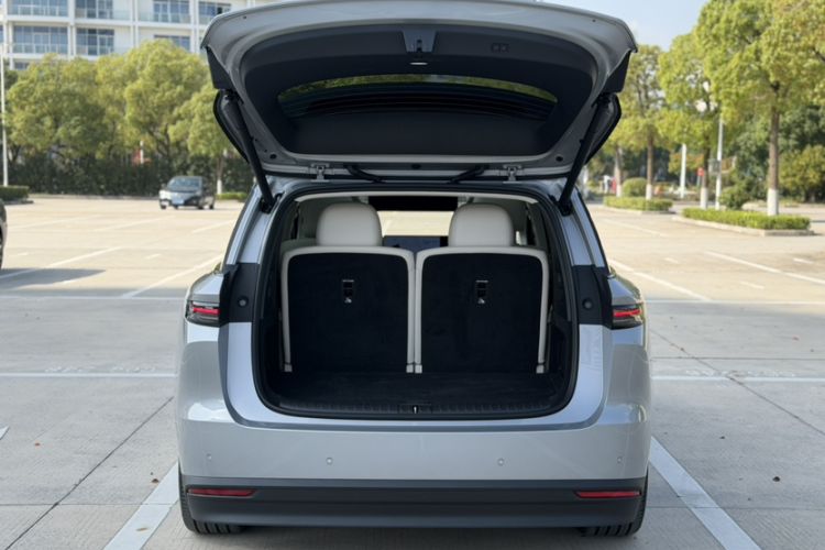 Used Li Auto Li Auto i8 2025 Model Standard Version
