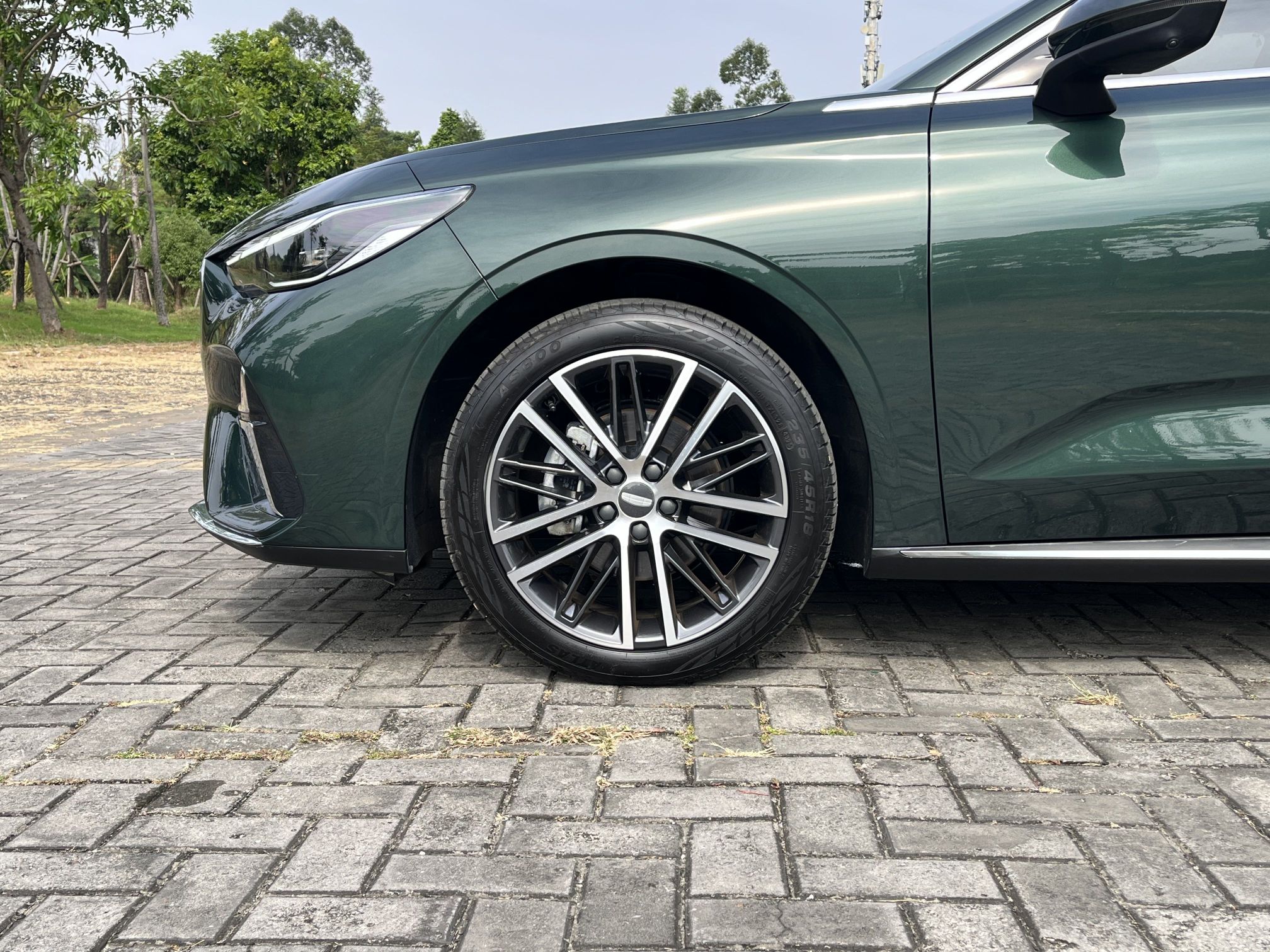 Geely Auto Emgrand 2026 Model 5th Generation 1.5T DCT Flagship Edition — снимка 10