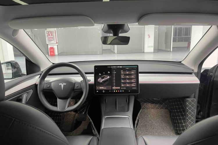 Used Tesla Model Y 2024 Rear-Wheel-Drive Version
