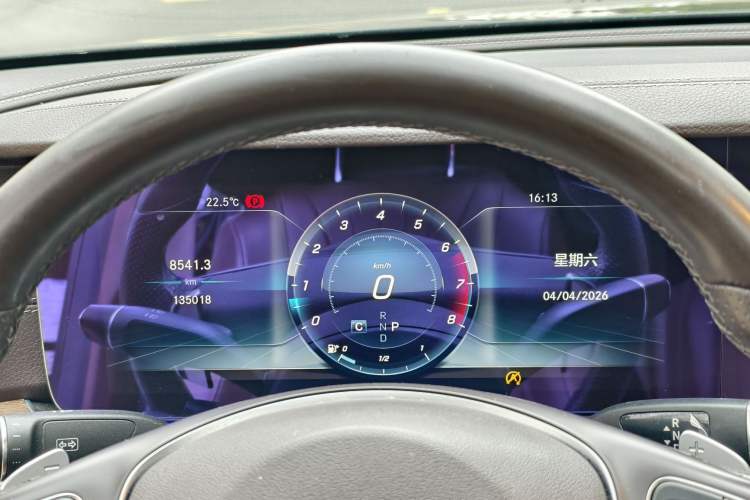 Used Mercedes-Benz E-Class 2018 Facelifted E 300 L Stylish Version Odometer Close Up