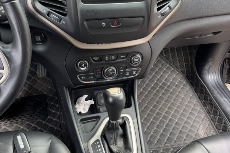 Used Jeep Cherokee 2016 2.4L Leading Edition