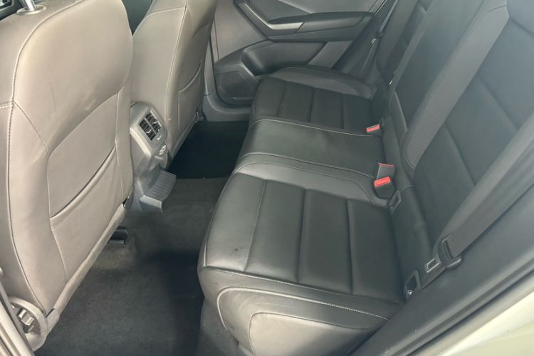 Used Volkswagen T-ROC 2018 280TSI DSG Two-Wheel Drive Comfort Version China VI Standard Interior 3