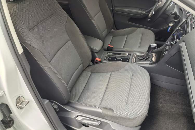 Used Volkswagen Golf 2018 230TSI Automatic Comfort Model Exterior 4