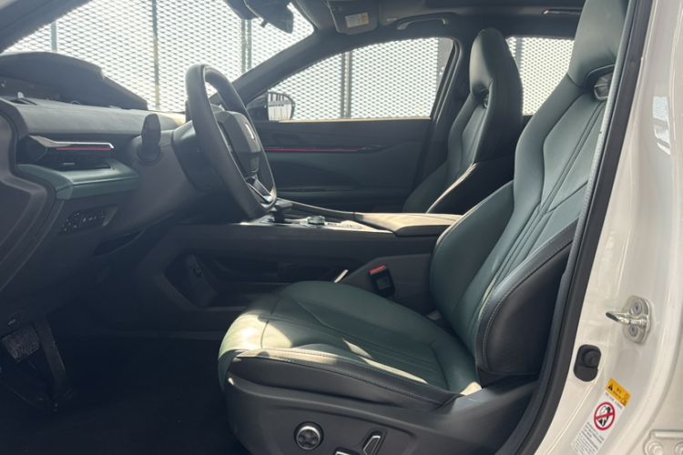 Used Changan UNI-V iDD 2024 Blue Whale Smart Electric iDD 136km Luxury Model
