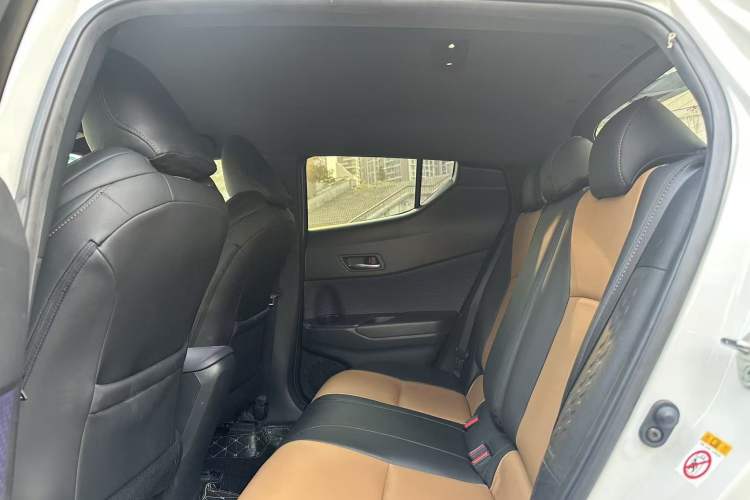 Used Toyota C-HR 2020 2.0L Leading Edition Interior 6