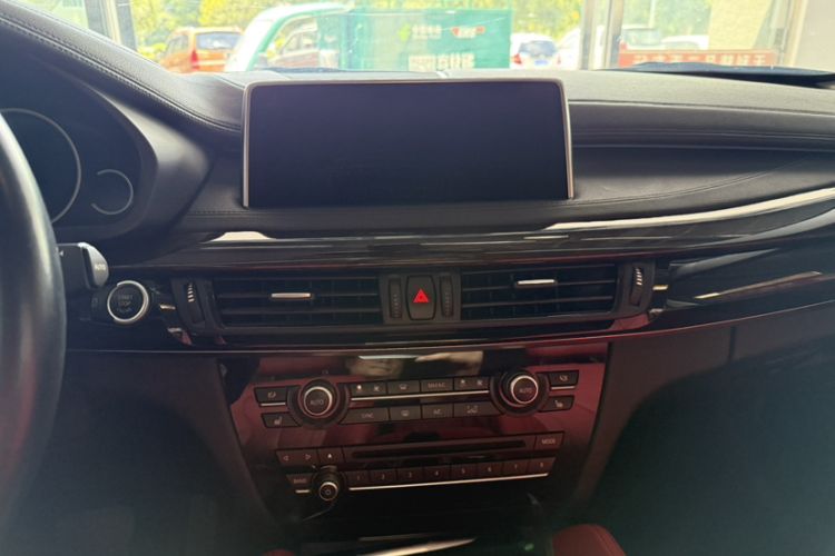 Used BMW X6 2018 xDrive28i
