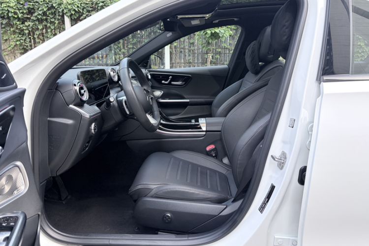 Used Mercedes-Benz C-Class 2024 Facelifted C-Class 260 L Night Edition Sports Version Interior 3