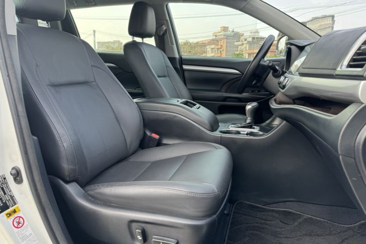 Used Toyota Highlander 2017 2.0T Two-Wheel Drive Luxury Edition 7 Seats
