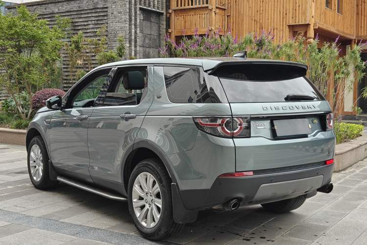 Used Land Rover Discovery Sport 2017 2.0T SE Exterior 4