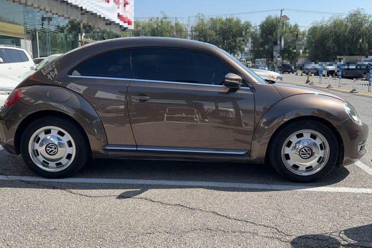 Used Volkswagen Beetle 2015 180TSI model
