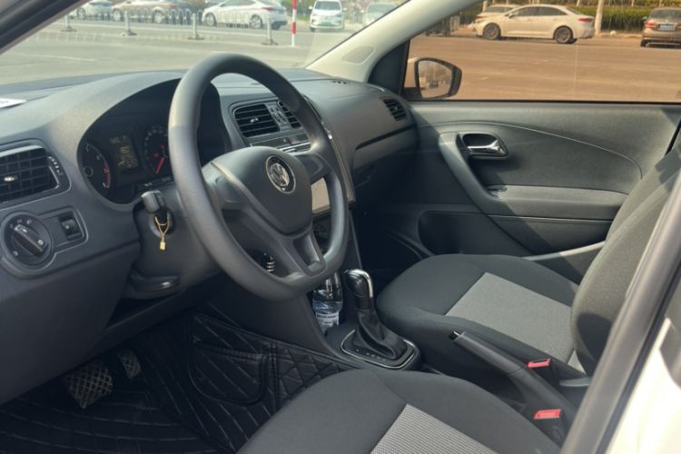 Used Volkswagen Polo 2016 1.4L Automatic Trendy Model
