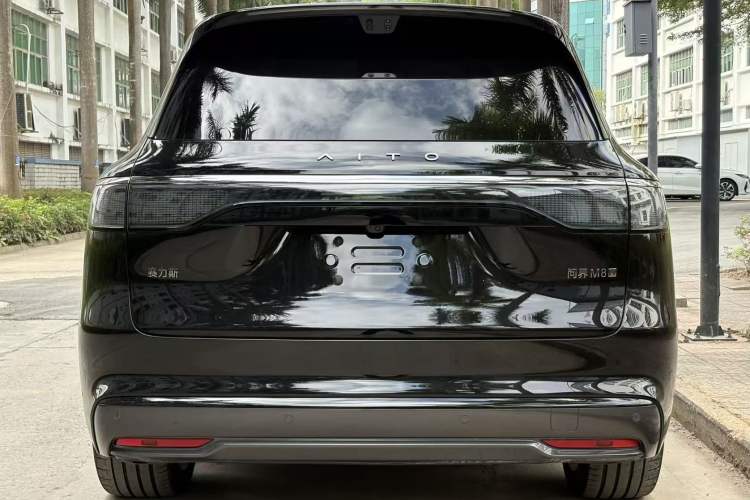 Used Hima AITO M8 2025 Model Pure Electric Ultra Six-Seat Four-Wheel-Drive Version