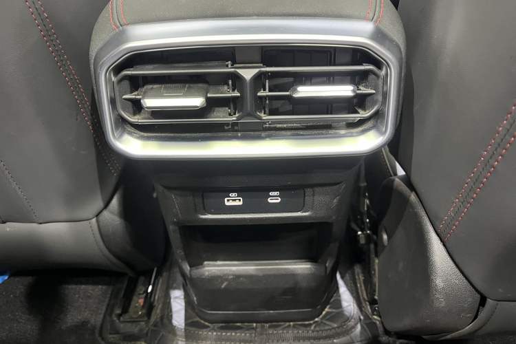 Used JETOUR Traveler 2023 2.0T All-Wheel Drive CrossPRO+ Interior 7