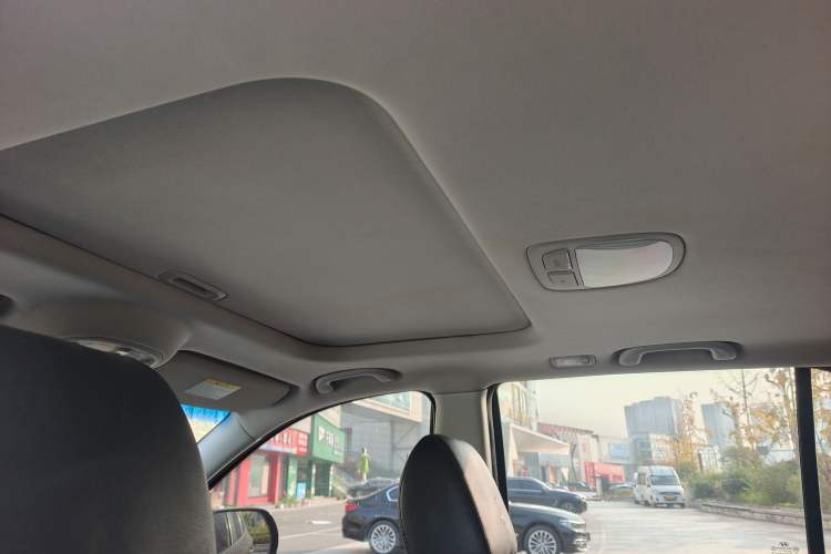 Used Hyundai Santa Fe Classic 2012 2.4 Luxury Edition 7-Seater Four-Wheel Drive
