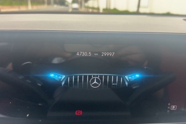 Used Mercedes-Benz GLB AMG 2022 AMG GLB 35 4MATIC Odometer Close Up