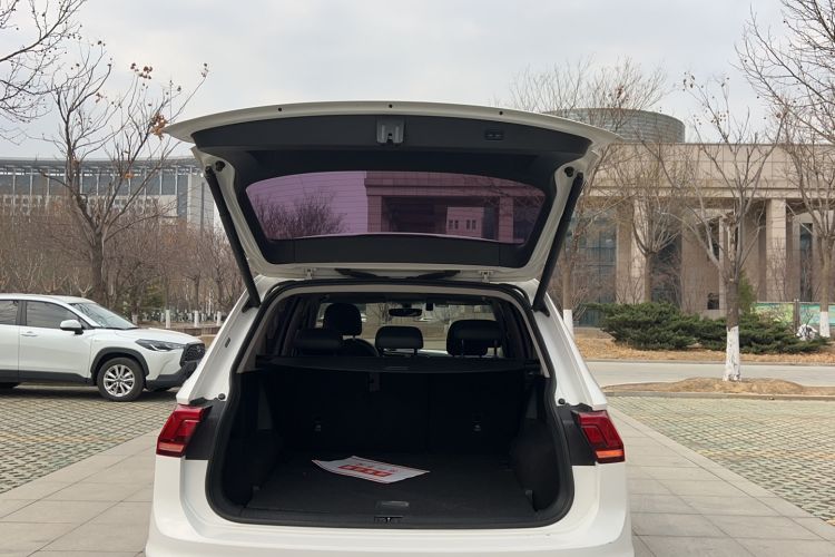 Used Volkswagen Tiguan L 2019 Revised 330TSI Automatic Two-Wheel Drive Smart & Luxury Edition China VI Standard