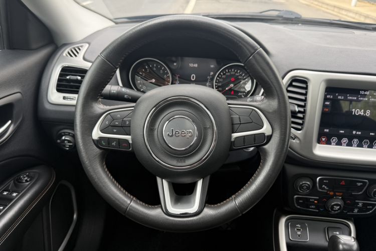 Used Jeep Compass 2017 200T Automatic Family Edition
