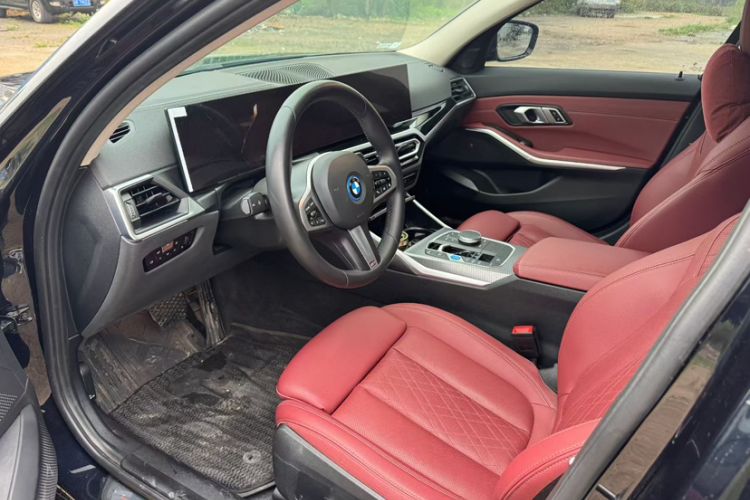 Used BMW i3 2024 eDrive 40 L Midnight Edition Interior 2