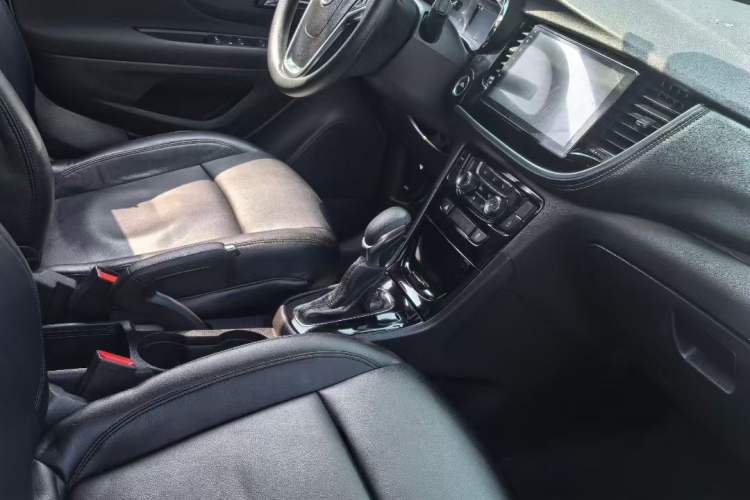 Used Buick Encore 2018 18T Automatic Two-Wheel Drive Urban Fashion Model