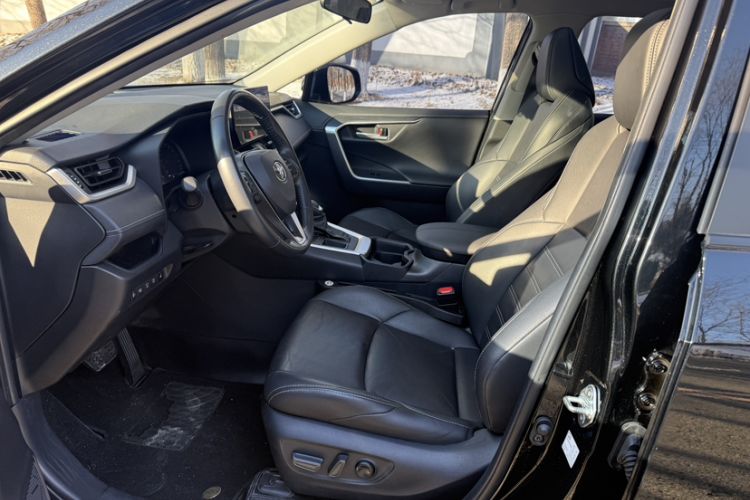 Used Toyota Wildlander 2023 2.0L CVT Two-Wheel Drive Luxury PLUS Edition
