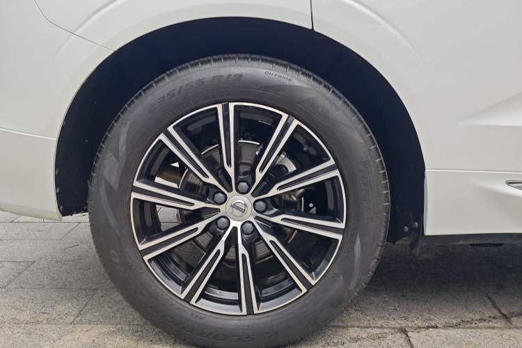 Used Volvo XC60 2020 T5 4x4 Smart Luxury Edition Exterior 7