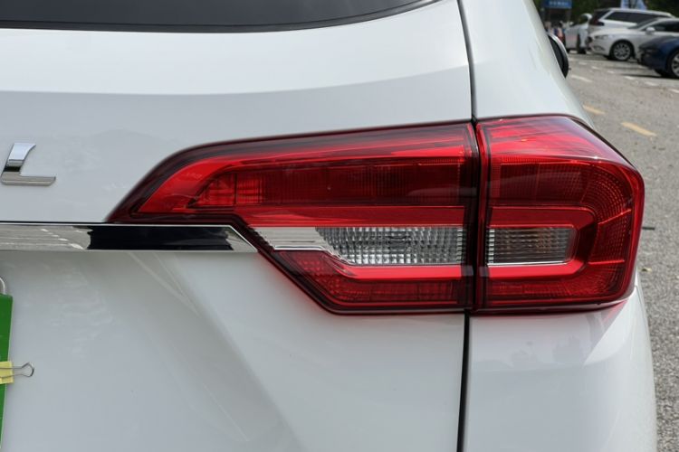 Used Haval M6 2019 1.5T DCT Two-Wheel Drive Value Edition China VI Standard Exterior 9