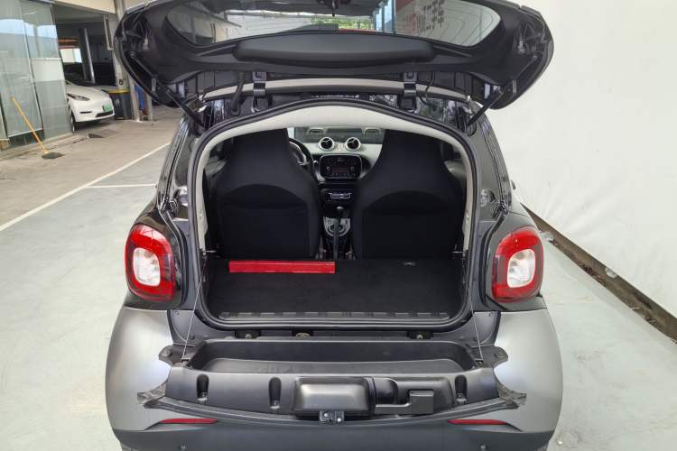 Used smart fortwo 2018 1.0L 52kW Hardtop Dynamic Version China V
