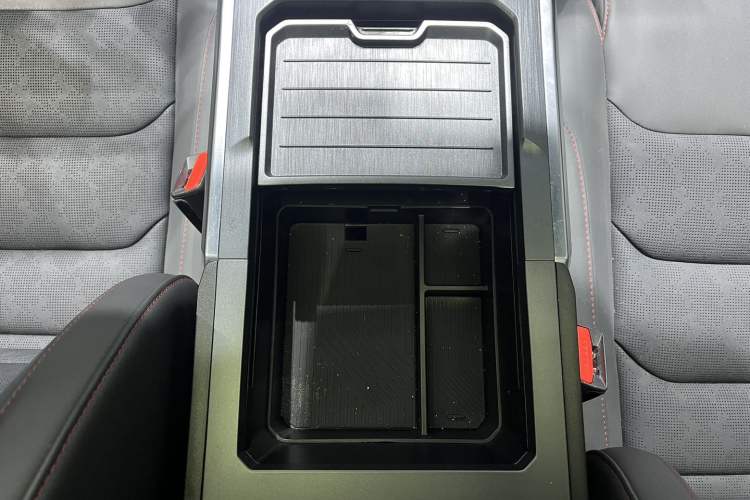 Used JETOUR Traveler 2023 2.0T All-Wheel Drive CrossPRO+ Interior 6