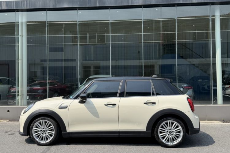 Used MINI 2022 Updated 1.5T COOPER Classic Edition Five-Door Version