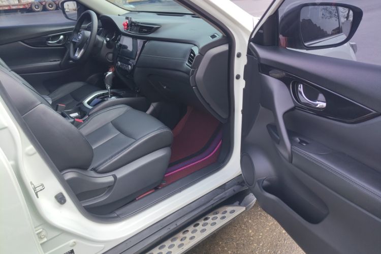 Used Nissan X-Trail 2019 2.0L CVT Smart Connect Comfort Edition 2WD Interior 2