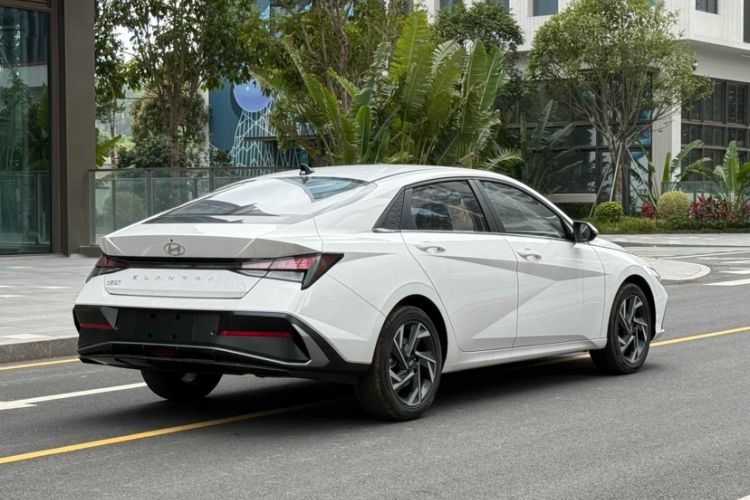 Used Hyundai Elantra 2023 1.5L CVT GLX Elite Edition
