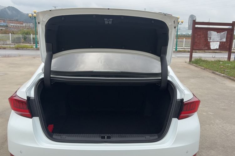 Used BAIC Beijing U7 2019 1.5T CVT New Smart Version China VI Emission Standard