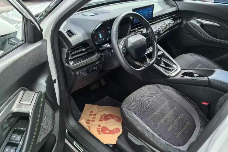 Used Baojun RS-3 2022 SOODA 1.5L CVT Pioneer Edition Interior 2