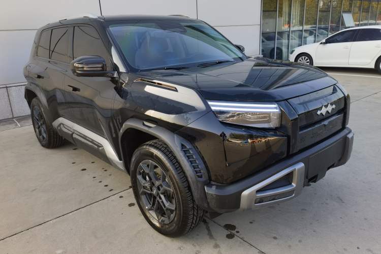 Used Formula Leopard Titanium 3 2025 501 km Range Rear-Wheel Drive Intelligent Driving Max Edition