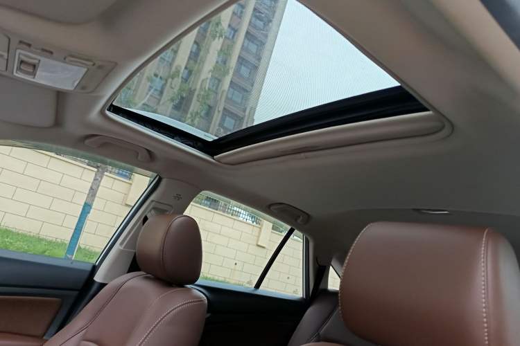 Used BYD S7 2015 2.0T Upgraded Automatic Luxury Version Headliner