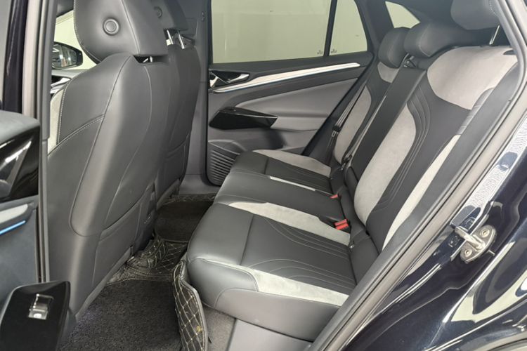 Used Volkswagen ID.4 CROZZ 2021 Long-Range Lite PRO Two-Wheel Drive Version
