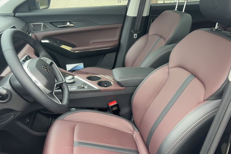 Used SOL X8 PLUS 2023 1.5 TGDI DCT Smart Edition 7-Seater Left Front Seat