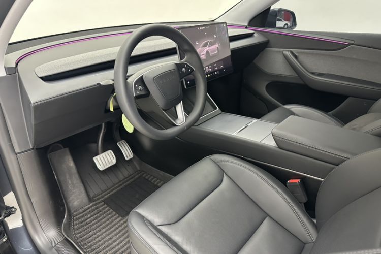 Used Tesla Model Y 2025 Rear-Wheel-Drive Version