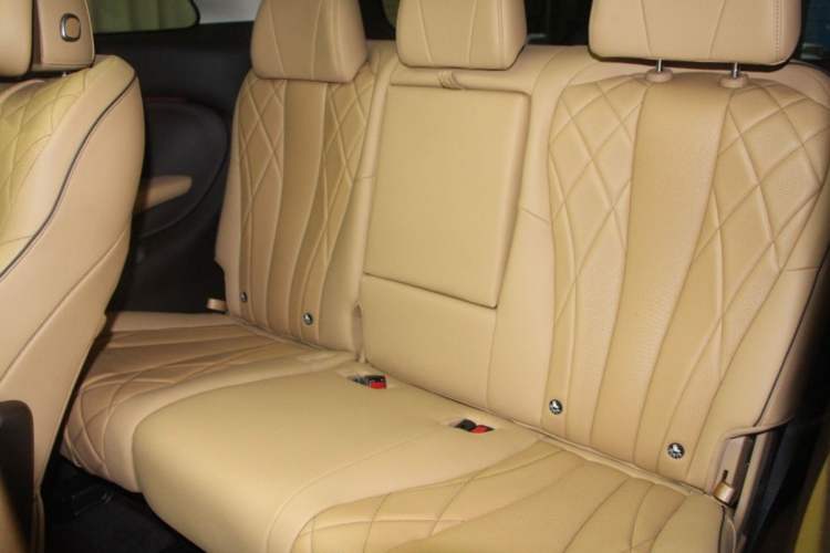 Used Denza D9 2024 DM-i 980 Four-Wheel Drive Prestige Model
