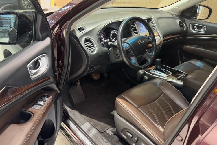 Used Infiniti QX60 2014 2.5 S/C Hybrid Two-Wheel Drive Excellence Edition Interior 6