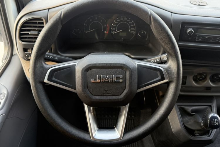 Used JMC Transit 2019 2.8T Commercial Version Short Wheelbase Mid-Roof 6-Seater China VI JX493 Steering Wheel